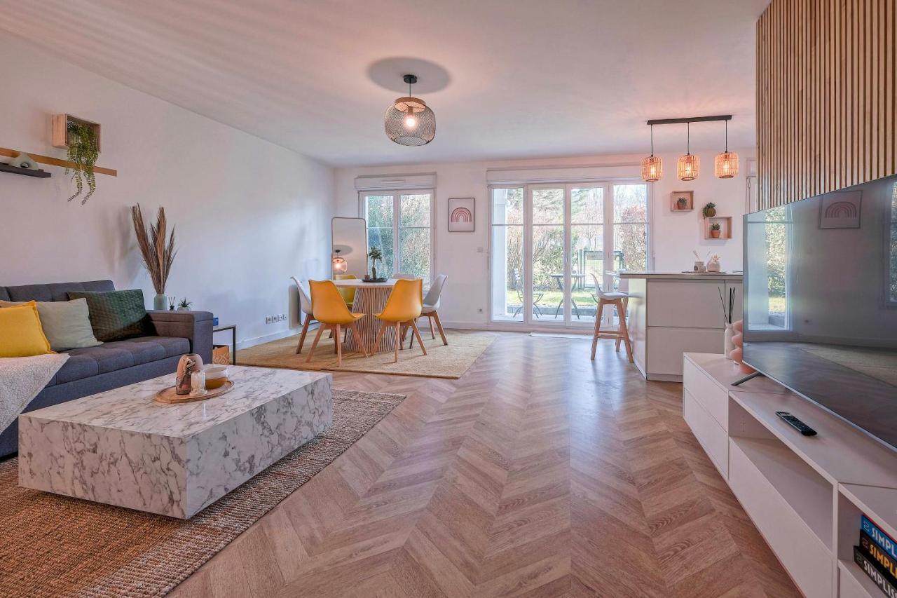 Emma - F3 Apartment With A Garden Монтеврен Экстерьер фото