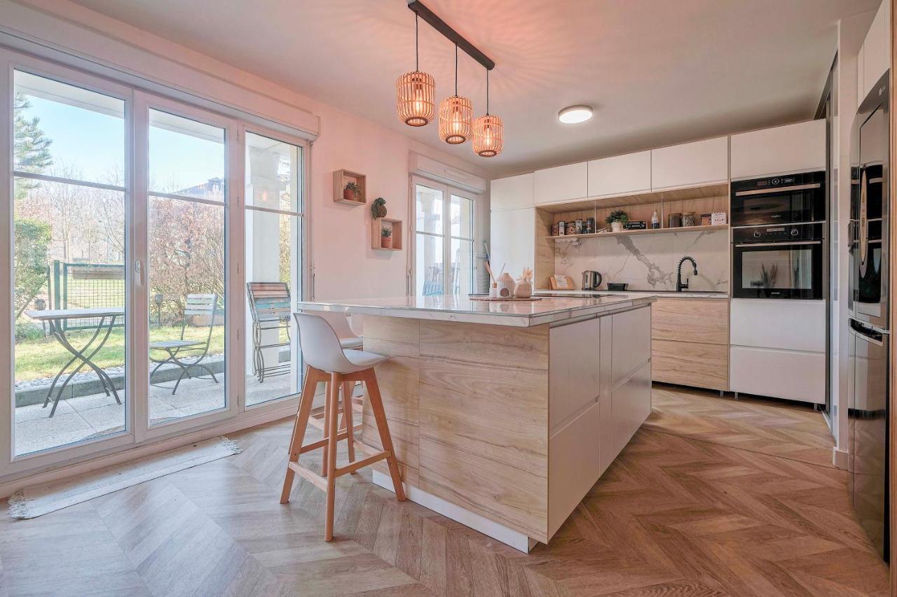 Emma - F3 Apartment With A Garden Монтеврен Экстерьер фото